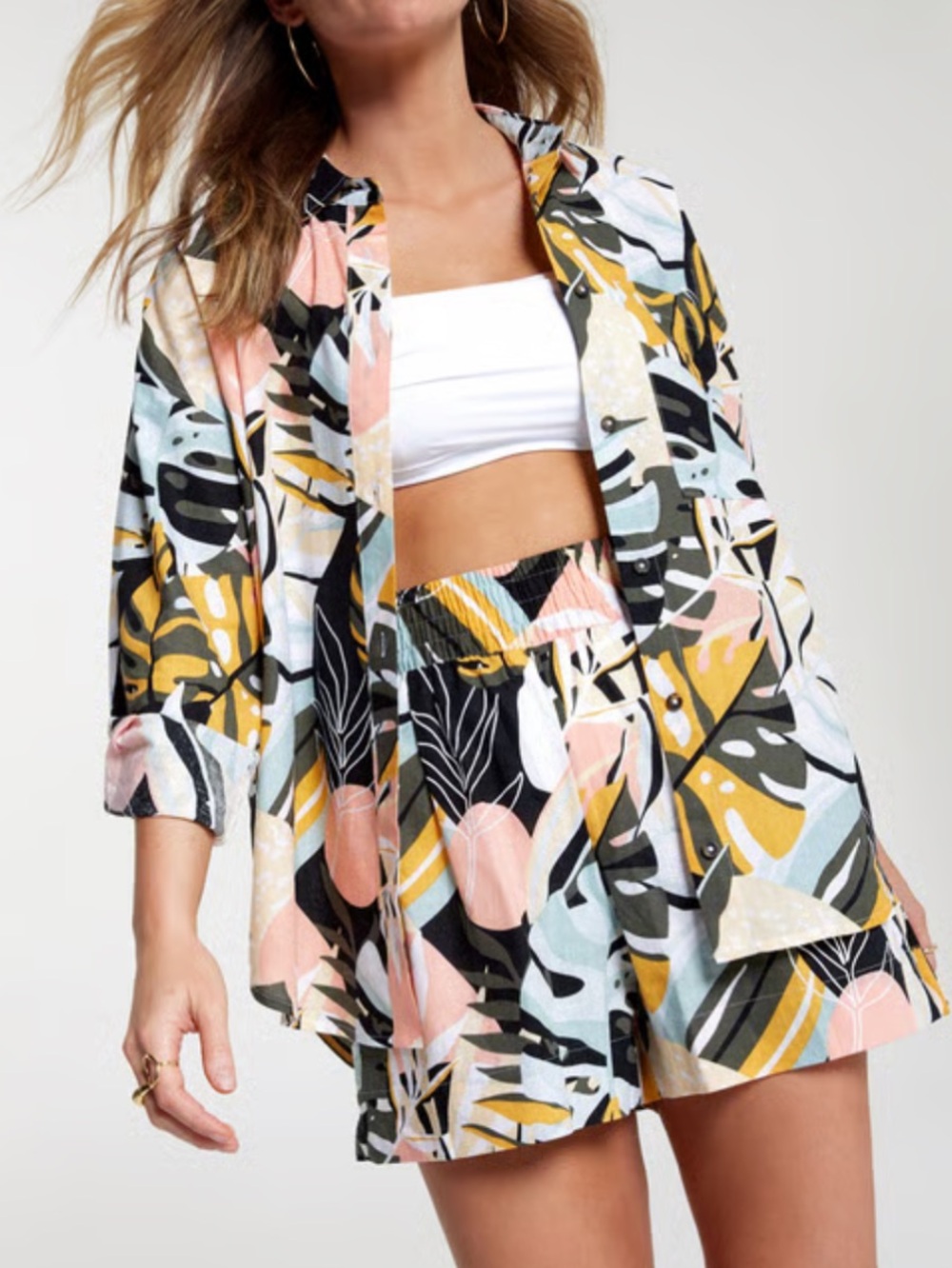 CALIA by Carrie Underwood Gray and Gold Button Down Shirt